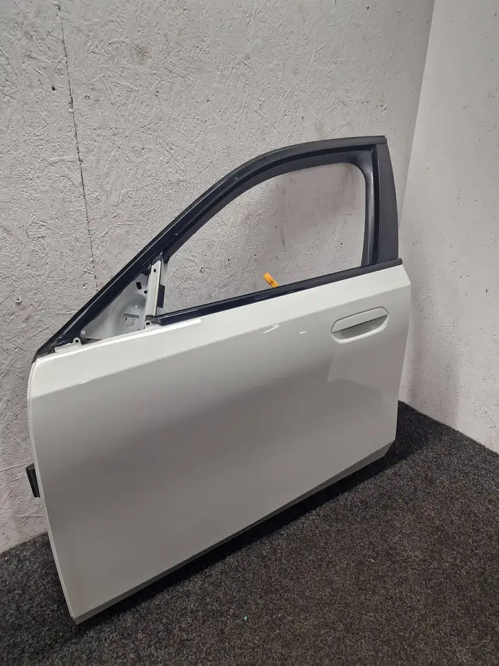 BMW i5 G60 (2023 - ) Дверь — фото 5