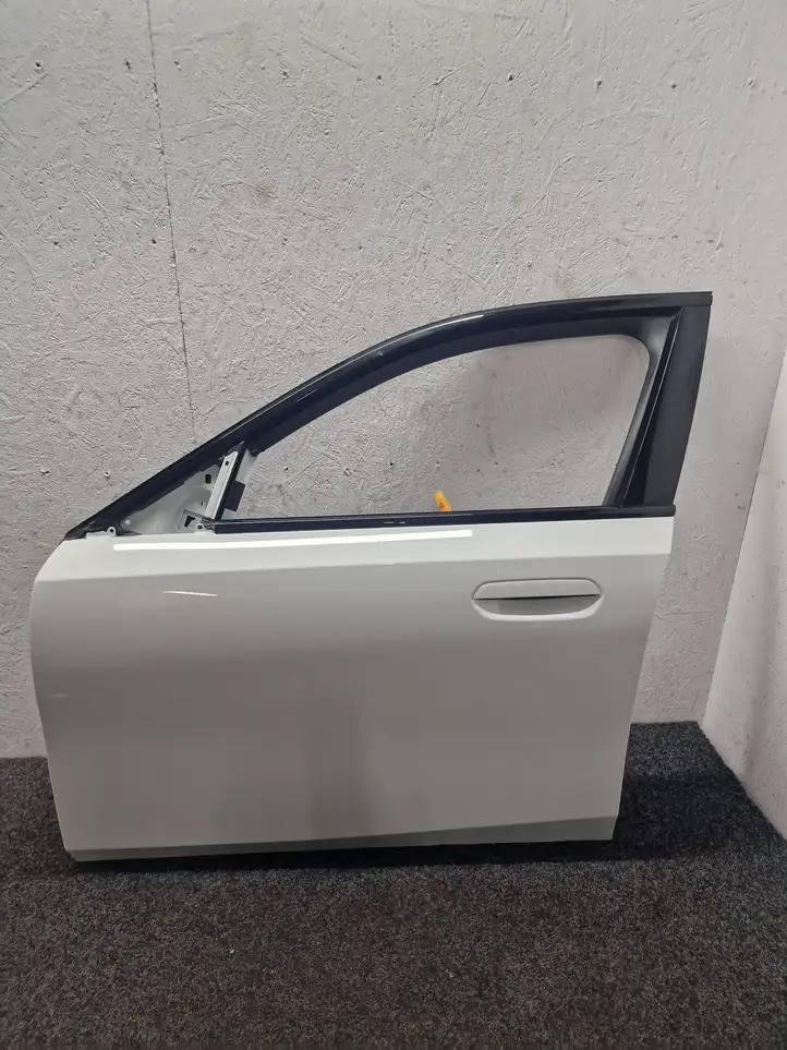 BMW i5 G60 (2023 - ) Дверь — фото 6