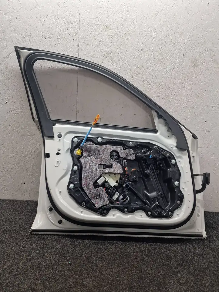 BMW i5 G60 (2023 - ) Дверь — фото 9