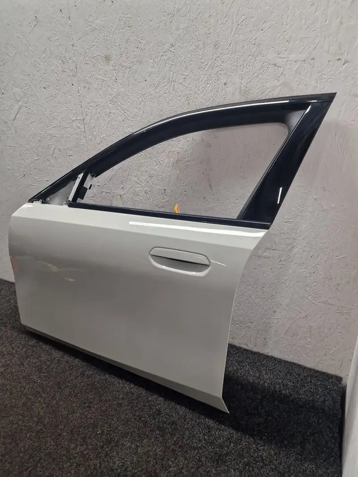 BMW i5 G60 (2023 - ) Дверь — фото 13