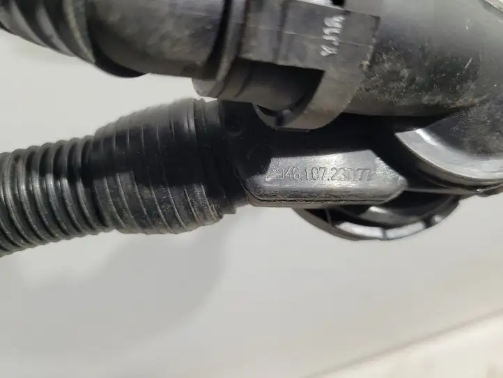 Porsche Macan (95B) (2014 - 2018) 94610723077 Шланг сапуна — фото 7