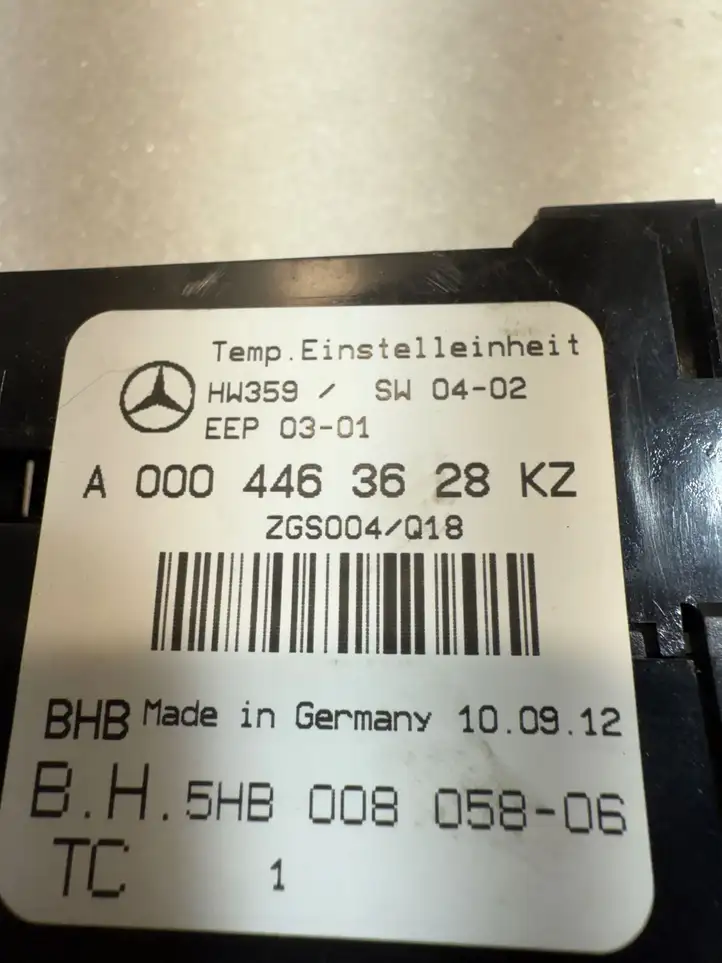 Mercedes-Benz Sprinter W901 W902 W903 W904 (1995 - 2007) A0004463628 Другая деталь консоли (туннеля) — фото 6