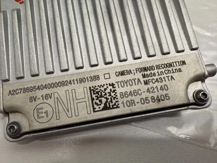 Toyota RAV 4 (XA50) (2018 - ) 8646C42140 Камера в лобовом стекле — фото 6