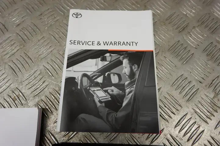 Toyota Corolla E210 E21 (2018 - ) PZ49XU0184EN Сервисная книжка — фото 7