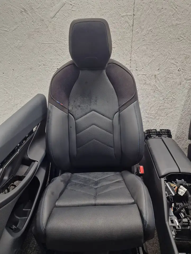 BMW i5 G60 (2023 - ) Комплект салона — фото 14