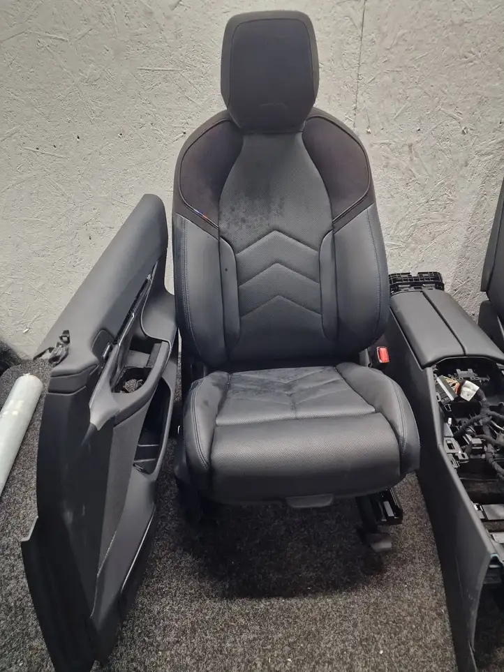 BMW i5 G60 (2023 - ) Комплект салона — фото 17