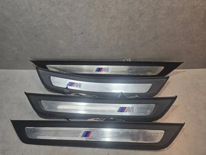 BMW 5 G30 G31 (2016 - ) 8064906 Внутренняя обшивка порога (комплект) — фото 1