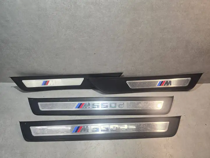 BMW 5 F10 F11 (2009 - 2016) 8054484 Внутренняя отделка переднего порога — фото 1