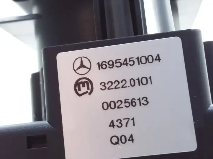 Mercedes-Benz A W169 (2004 - 2012) 1695451004 Включатель фонарей — фото 4