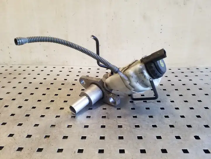 Skoda Yeti (5L) (2013 - 2018) 03355890101 Главный тормозной цилиндр — фото 4