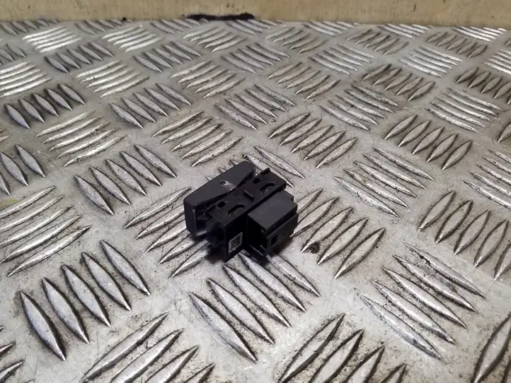 Skoda Octavia Mk4 (2019 - ) 5E0959855A Кнопка стеклоподъемников — фото 3