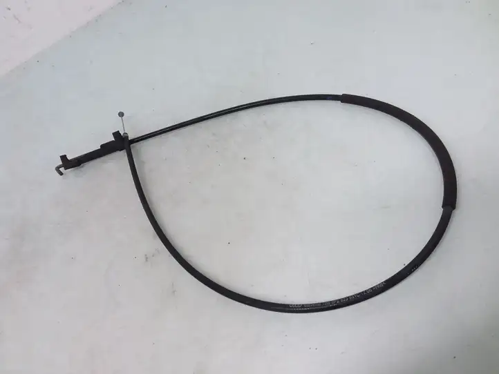 Audi A3/S3 8P (2004 - 2008)  8P2823531C Трос замка капота