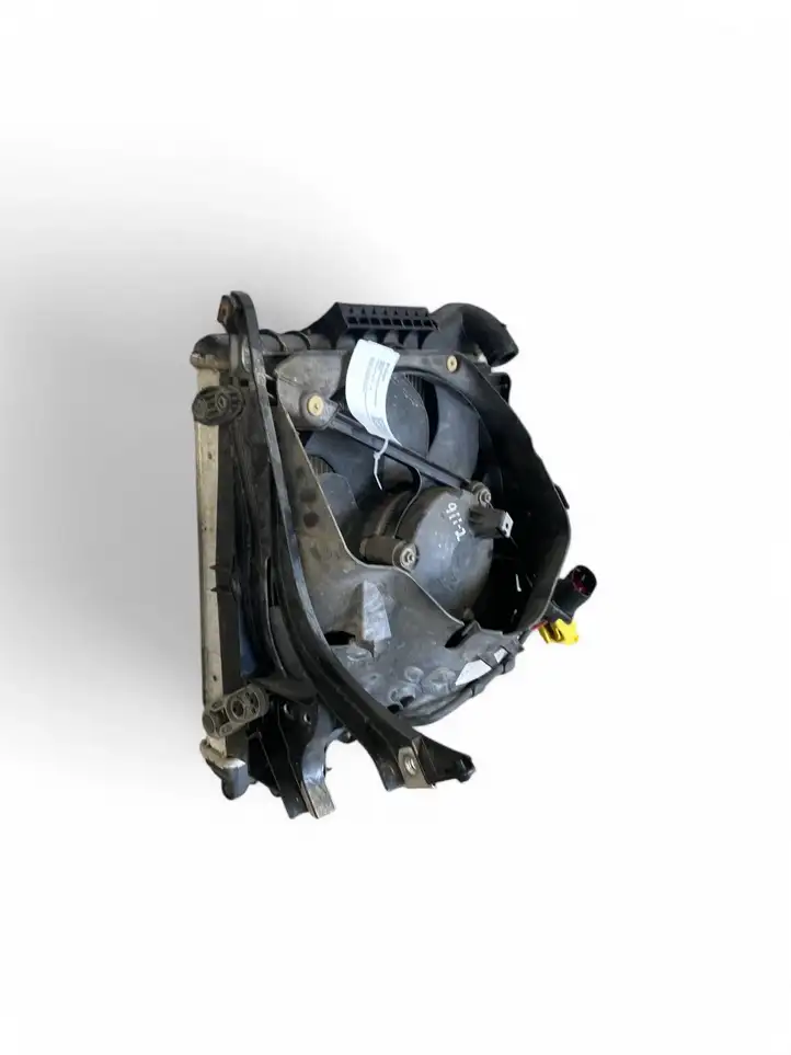 Porsche 911 991 (2011 - 2019) 99110604310 Радиатор охлаждающей жидкости двигателя — фото 7