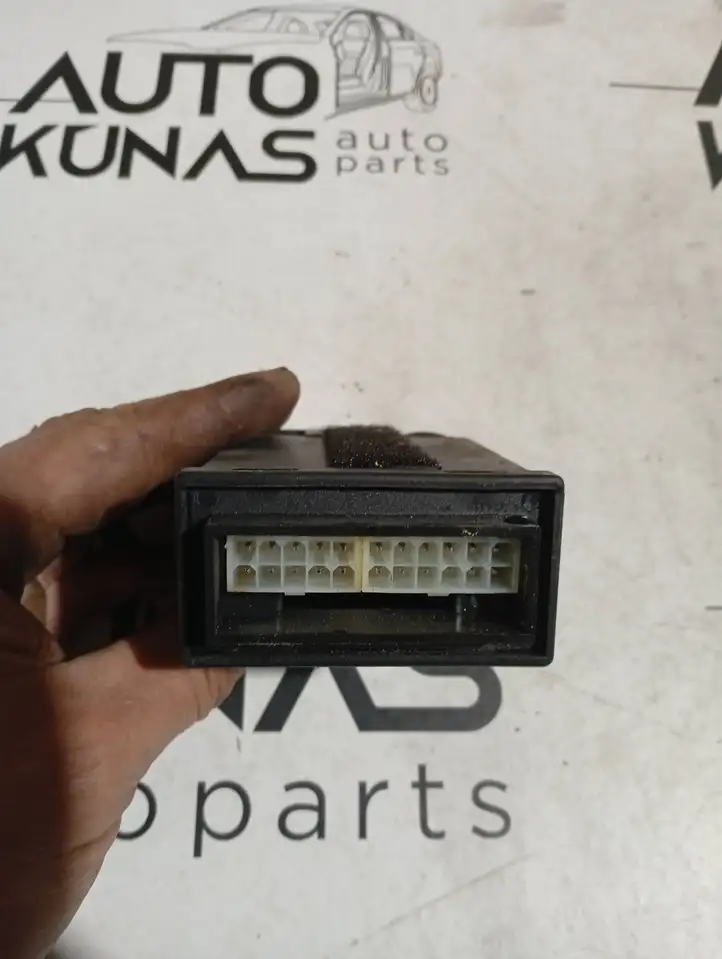Skoda Octavia Mk2 (1Z) (2004 - 2013) 300310300107 Реле крюка для прицепа — фото 4