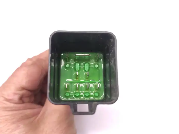 (2003 - 2020) 04L907281B Реле накала свечей — фото 5