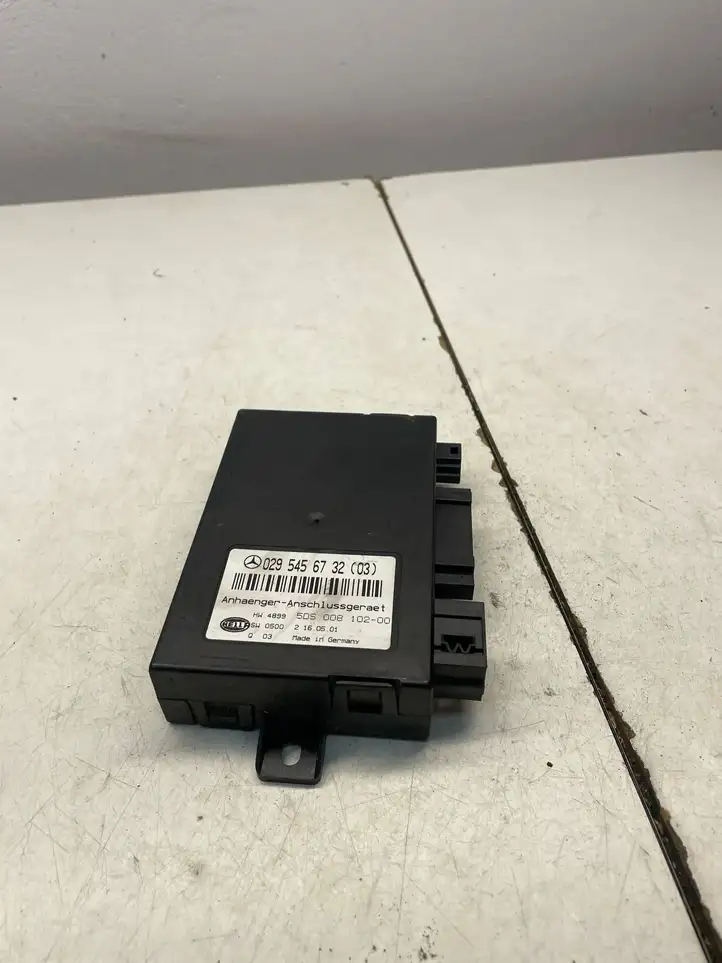 Mercedes-Benz C W203 (2000 - 2007) 0295456732 Реле крюка для прицепа — фото 1