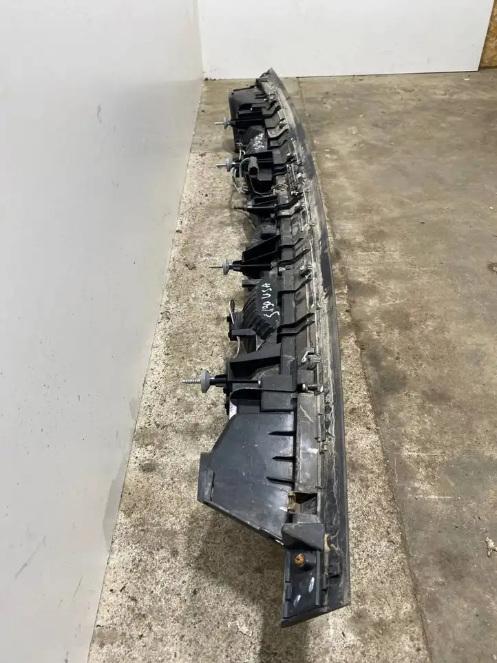 Dodge Challenger (2014 - ) 89WXP572 Задний фонарь в крышке багажника — фото 9