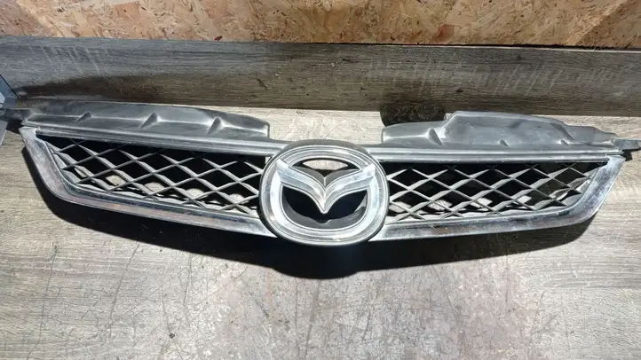 Mazda 5 (2005 - 2010) C23550711 Верхняя решетка радиатора — фото 1