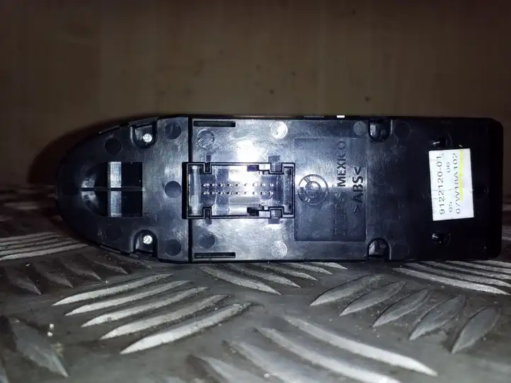BMW X5 E70 (2006 - 2013) 9122120 Кнопка стеклоподъемников — фото 2