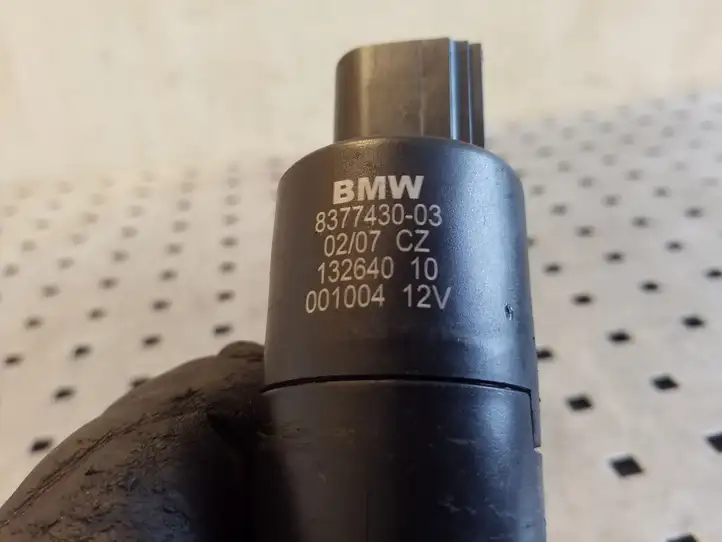 BMW X5 E70 (2006 - 2013) 8377430 Насос омывателя фар — фото 4