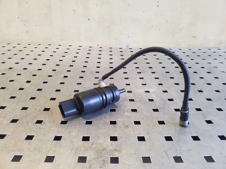 BMW X5 E70 (2006 - 2013) 67126934160 Насос омывателя стекла — фото 4