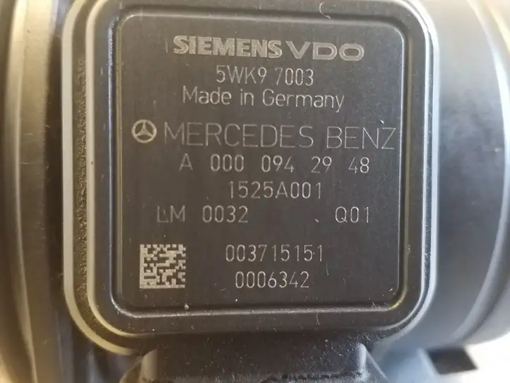 Mercedes-Benz A W169 (2004 - 2012) A0000942948 Датчик массового расхода воздуха — фото 3