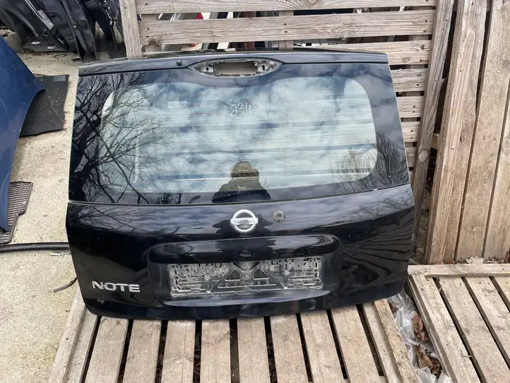 Nissan Note (E11) (2006 - 2014) Крышка багажника — фото 1