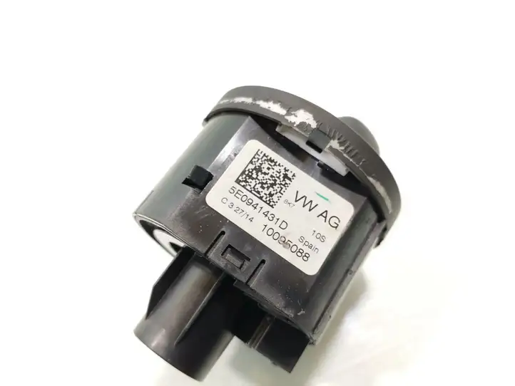 Skoda Octavia Mk3 (5E) (2013 - 2019) 5E0941431D Включатель фонарей — фото 7
