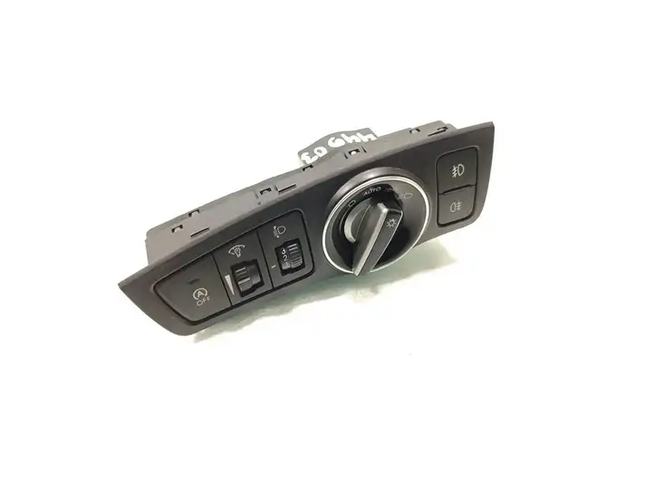 Hyundai i40 (2011 - ) 93300-3Z970 Включатель фонарей — фото 1