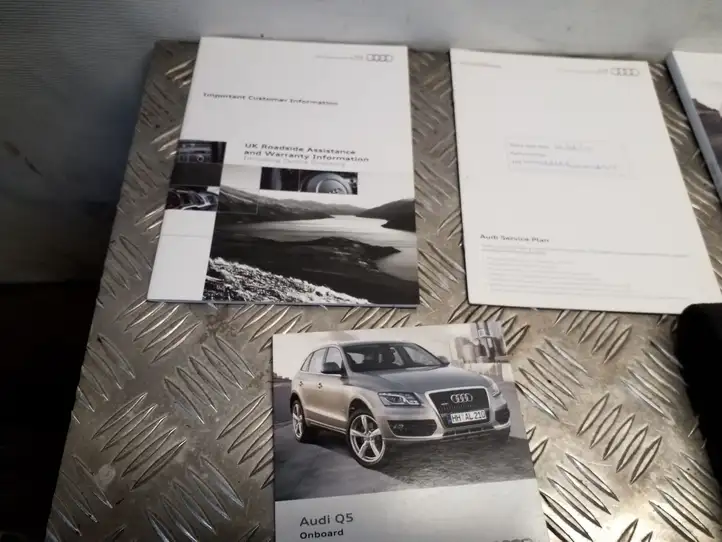 Audi Q5 SQ5 (2008 - 2012) Сервисная книжка — фото 3