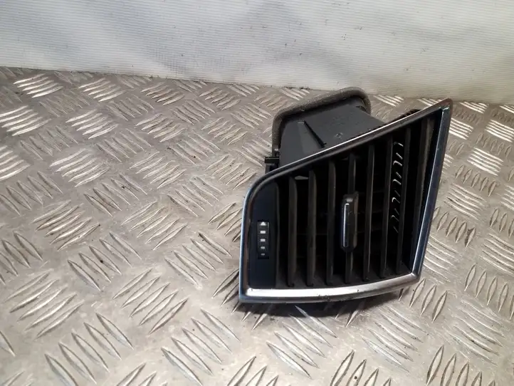 Audi Q5 SQ5 (2008 - 2012) 8R2820902B Боковой воздушный дефлектор — фото 1
