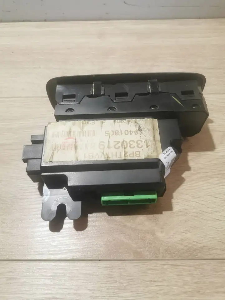 Volvo XC90 (2006 - 2014) 30746074 Кнопка стеклоподъемников — фото 2