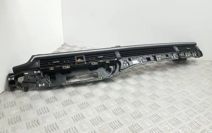Audi A4 S4 B9 (2015 - 2019) 8W1820902D Центральный воздушный дефлектор — фото 1