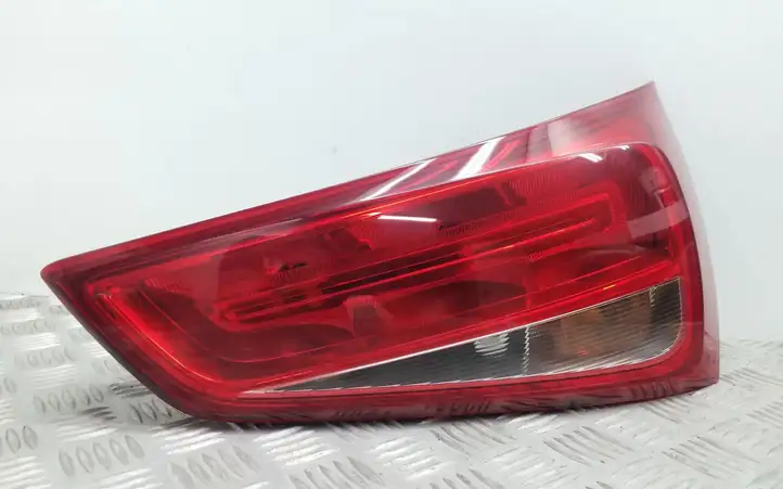Audi A1 (2010 - 2014) 8X0945094 Задний фонарь в крышке багажника — фото 1