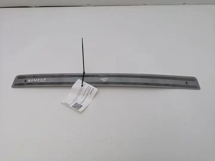 Mercedes-Benz C W204 (2007 - 2014) A2046800135 Внутренняя отделка переднего порога — фото 12
