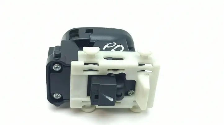 Mercedes-Benz C W203 (2000 - 2007) A2038200210 Блок кнопок стеклоподъемников — фото 2