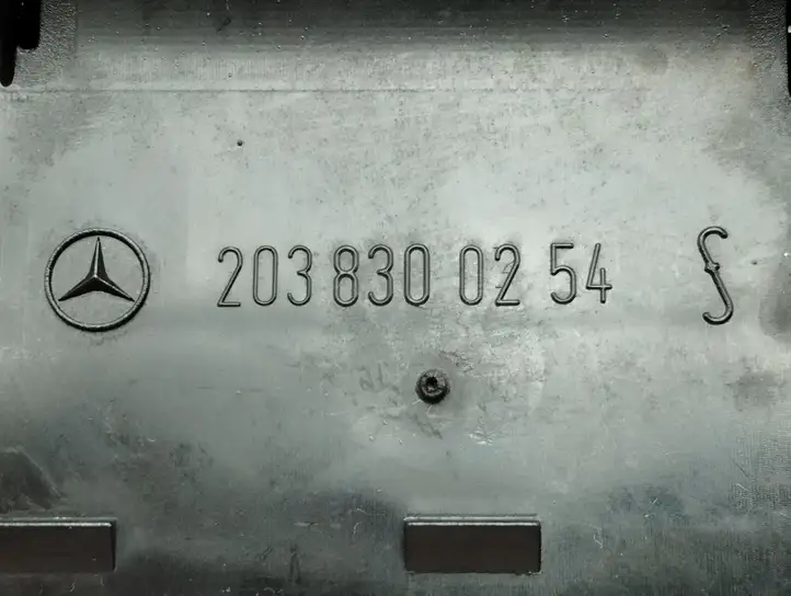 Mercedes-Benz C W203 (2000 - 2007) 2038300254 Боковой воздушный дефлектор — фото 6
