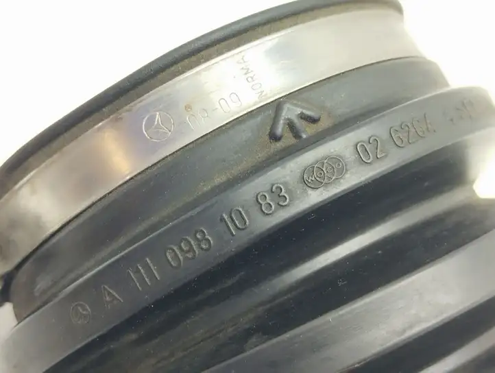Mercedes-Benz CLK A208 (1997 - 2002) A1110981083 Трубка подачи воздуха — фото 5
