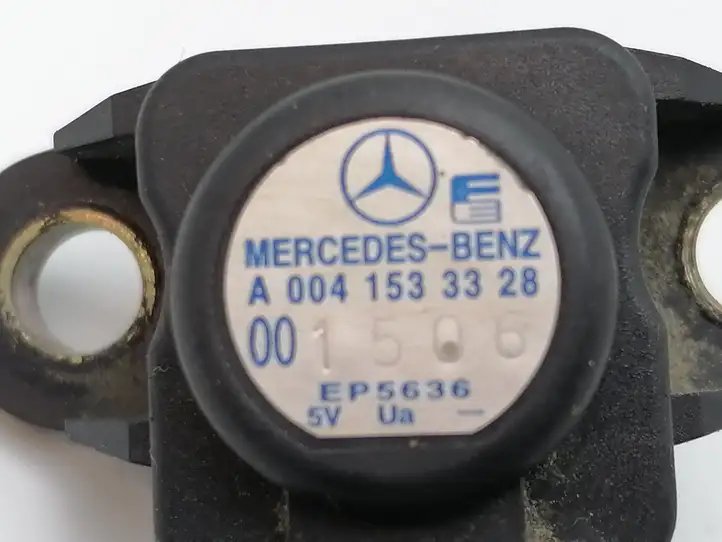 Mercedes-Benz CLK A208 (1997 - 2002) A0041533328 Датчик давления воздуха впуска — фото 2