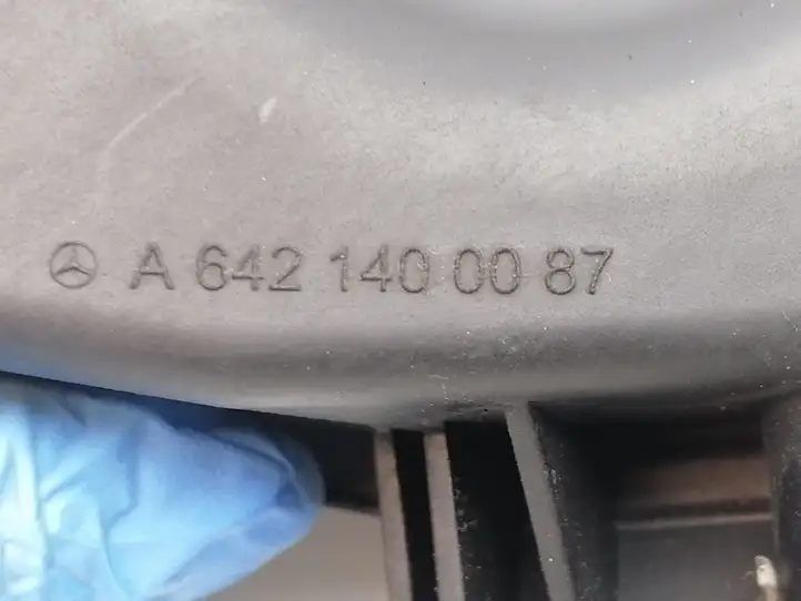 Mercedes-Benz C W203 (2000 - 2007) A6421400087 Резонатор впуска — фото 11