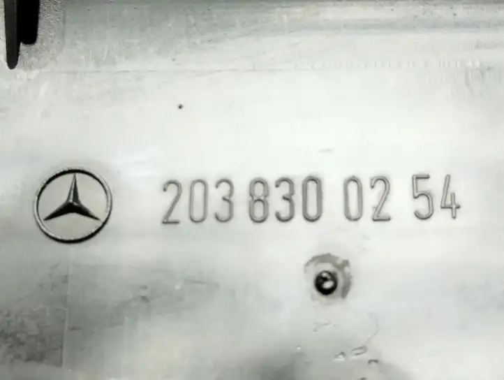 Mercedes-Benz C W203 (2000 - 2007) 2038300254 Боковой воздушный дефлектор — фото 2
