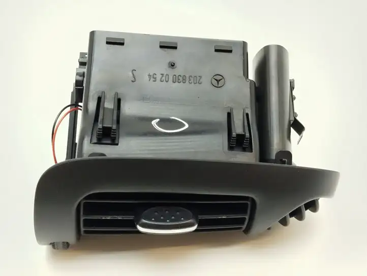 Mercedes-Benz C W203 (2000 - 2007) 2038300254 Боковой воздушный дефлектор — фото 8