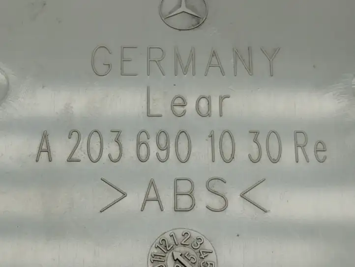 Mercedes-Benz C W203 (2000 - 2007) A2036901640 Верхняя обшивка стойки B — фото 6