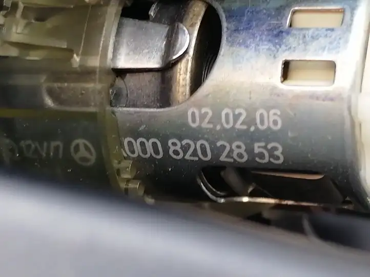 Mercedes-Benz E W211 (2002 - 2009) A2118101330 Передняя пепельница — фото 9