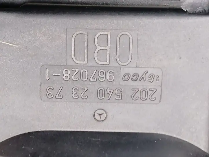 Mercedes-Benz E W211 (2002 - 2009) A2116800939 Нижняя отделка панели приборов — фото 2