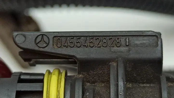 Mercedes-Benz E W212 (2009 - 2016) A2124409752 Плюсовой провод аккумулятора — фото 12