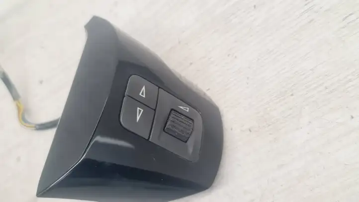 Opel Corsa D (2010 - 2014) 13222331 Кнопки на рулевом колесе — фото 1