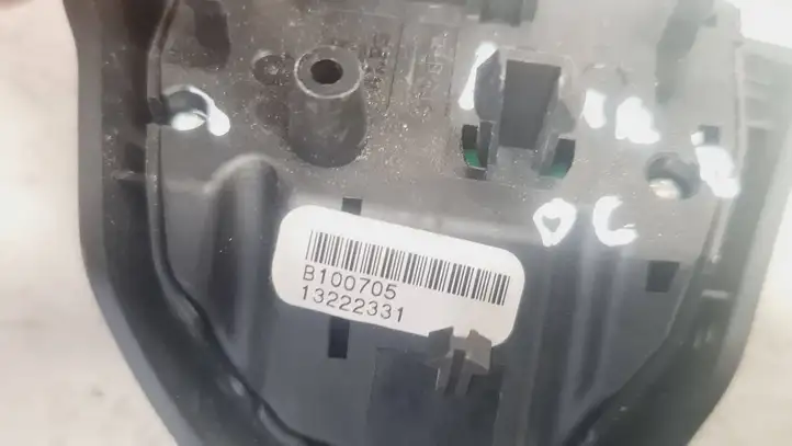 Opel Corsa D (2010 - 2014) 13222331 Кнопки на рулевом колесе — фото 5