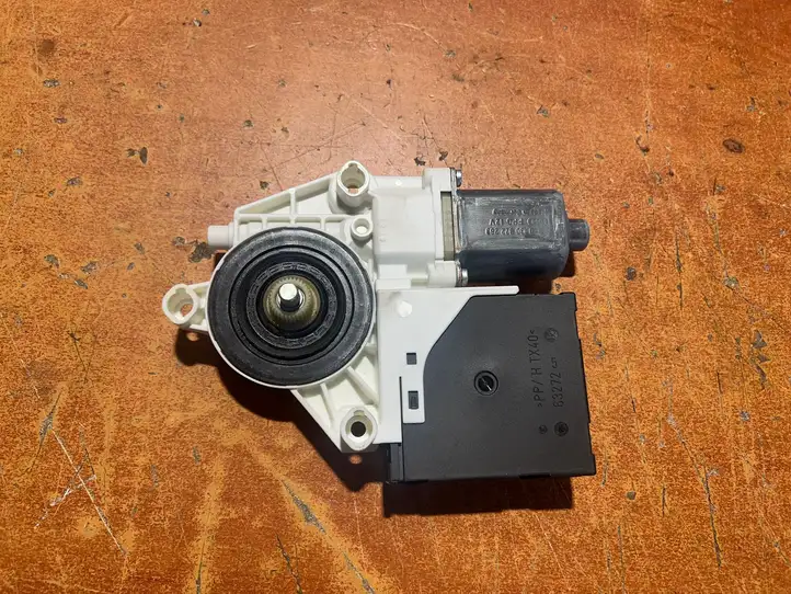 Audi A3/S3 8P (2004 - 2008) 8P4959801E Стеклоподъемник задней двери — фото 1