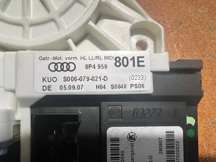 Audi A3/S3 8P (2004 - 2008) 8P4959801E Стеклоподъемник задней двери — фото 2
